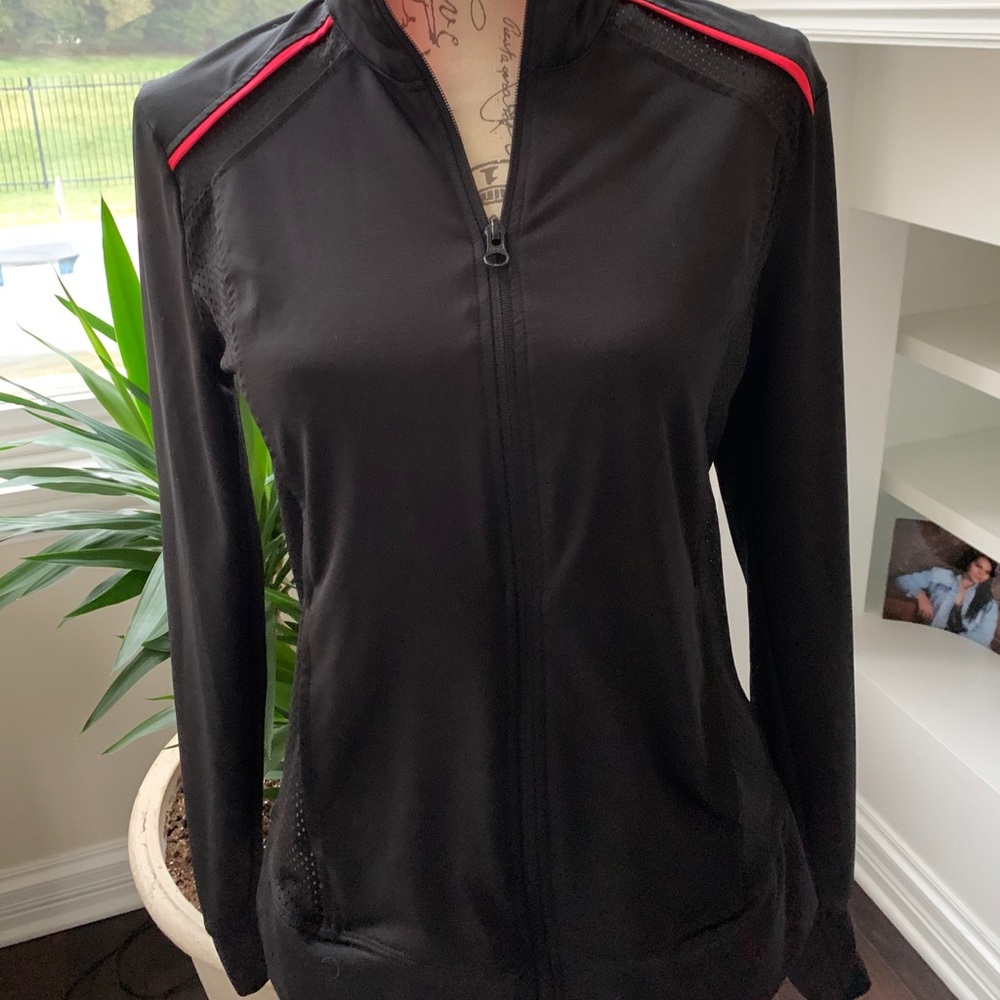 Forever 21 black zip up athletic jacket -M